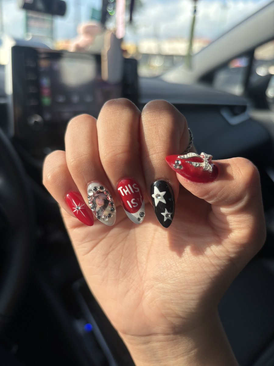 Nayeon Fan tweet media