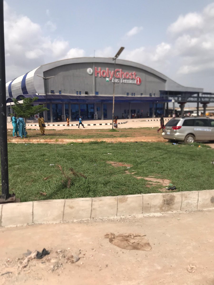 IamSamMaiyaki's tweet image. 1/3 Bus terminals, or what we often call “motor parks,” do not have to be messy, poorly planned, or taken over by agberos. A proper bus terminal should work almost like an airport. This bus terminal in Enugu deserves some recognition and applause too. 

#design #architects #Enugu