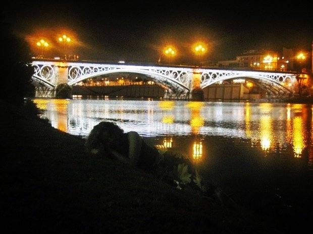 gitanasolcris's tweet photo. @FatimaGarcia01F Puente de Triana sobre el Guadalquivir en Sevilla❣️ https://t.co/biaaj0OdbO