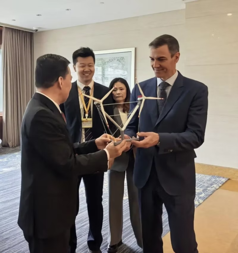 ExtremaRatio4's tweet image. Today we are publishing an analysis that reveals how Pedro Sánchez’s Spain is becoming a strategic gateway for Chinese expansion, putting Europe’s collective security at risk.
extremarationews.com/post/europe-s-…
#EconomicSecurity #NationalSecurity #Sánchez #Mingyang