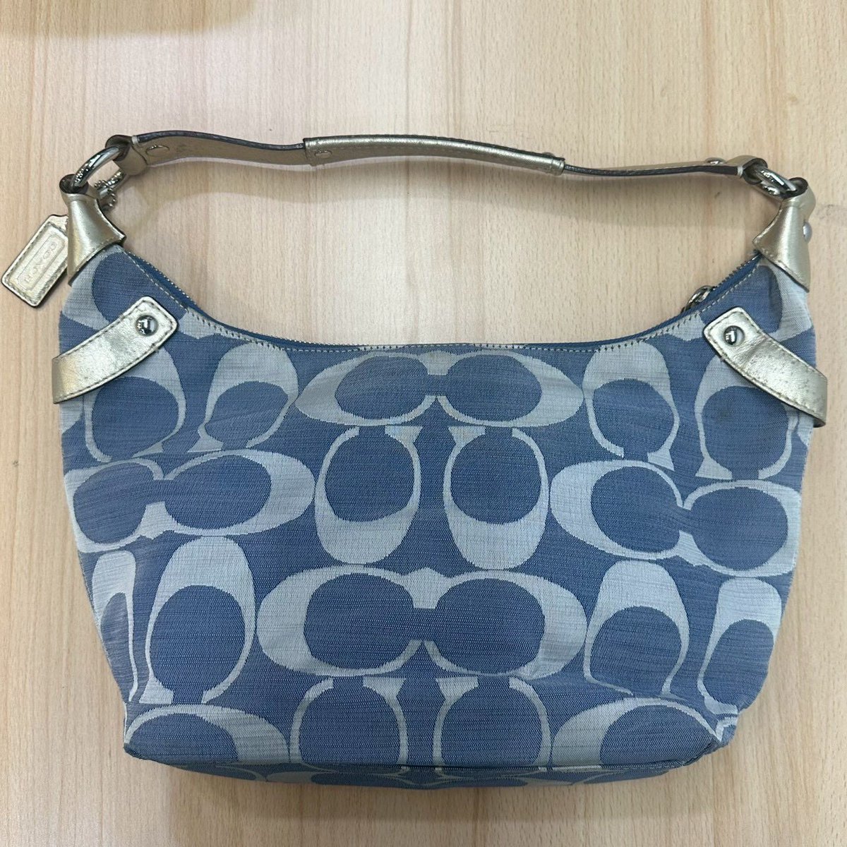 brand_kaiino's tweet image. 【COACH】
-シグネチャー Signature
-キャンバス Canvas
‐ハンドバッグ Handbag

USD ＄56.41＋tax
CNY 385.01元+tax
JPY ¥9,000.+tax

#coach  #luxurybrand  #luxurybag  #coachbag  #coachbags #coachlover  #luxurybags  #usedluxurybags  #usedluxurybag  #コーチ  #コーチバッグ