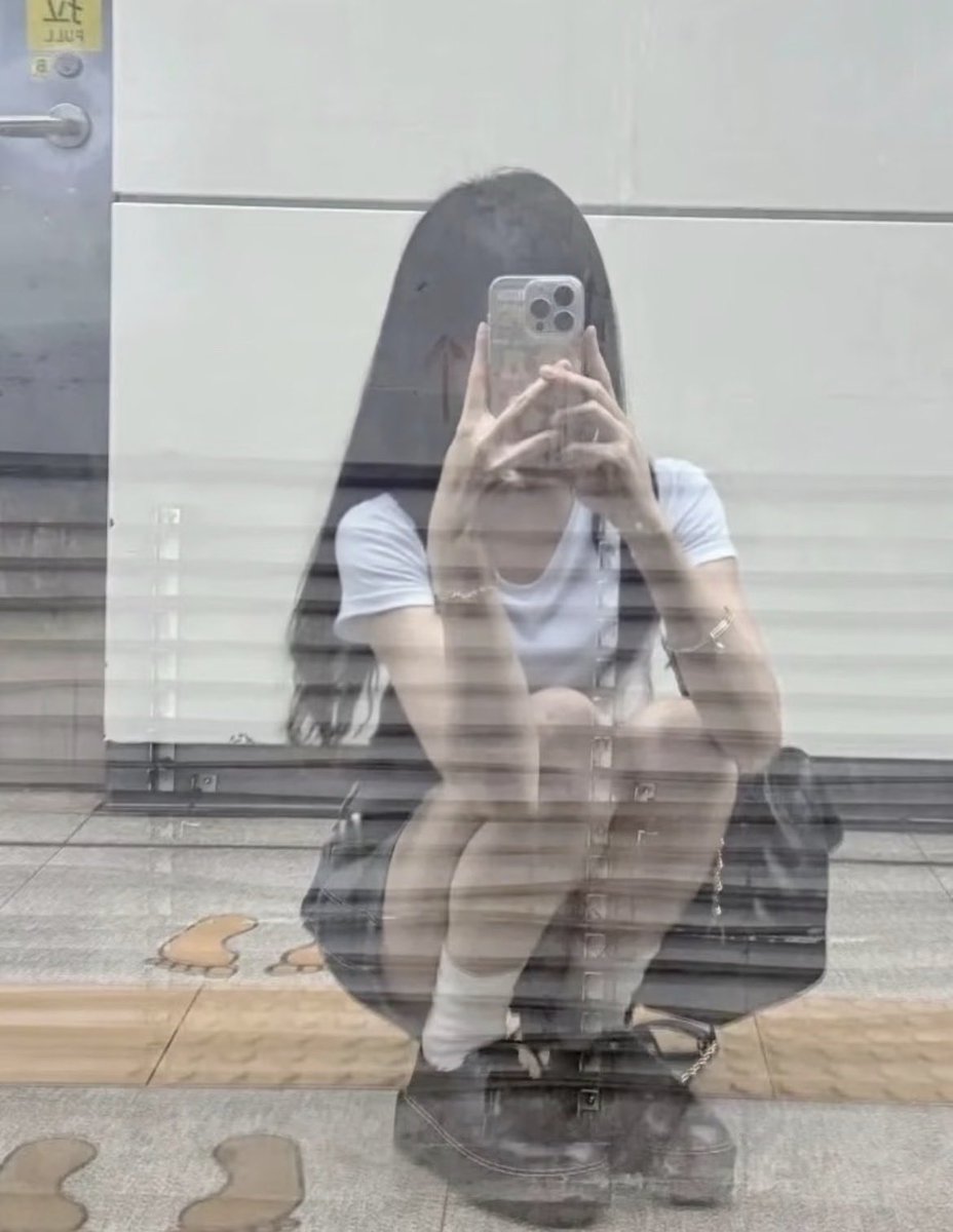 妹妹晚睡. tweet media