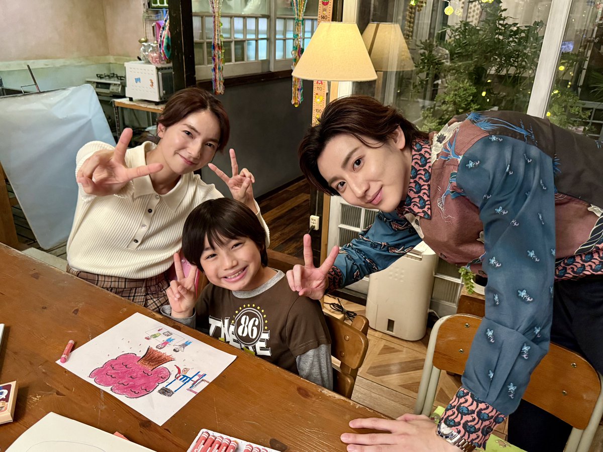 #日ドラ10回切って

桃子と拓人と亮✌️
桃子と拓人の仲の良さが
垣間見えたシーンでした！

ミンソクはちょっぴり嫉妬中…🙃

見逃してしまった方はTVerで✔️
bit.ly/tver_10kaikitt…

志尊淳
仁村紗和
京本大我
牛山陽太
10回切って倒れない木はない
【第𝟹話】𝟺/𝟸𝟼(日)よる𝟷𝟶:𝟹𝟶