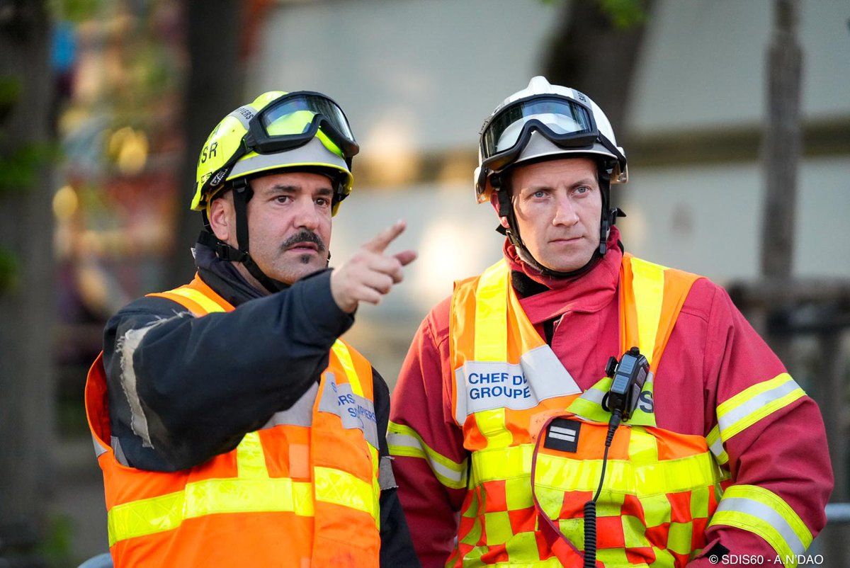 SDIS60's tweet image. #Intervention | Piéton coincé sous un véhicule

Les #Pompiers60 sont intervenus en soirée du 22 avril à Senlis pour un accident impliquant 2 voitures et un piéton.

Coincé sous un véhicule, le piéton a été dégagé par les pompiers, puis transporté médicalisé par le SAMU 60.