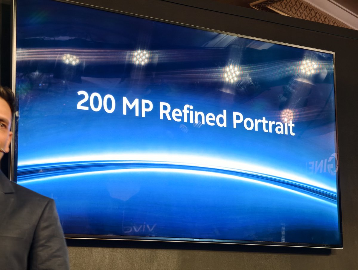 stufflistings's tweet photo. vivo X300 Ultra - 200MP refined portrait.

#CreateLikeAPro #vivox300Ultra #vivoIndia https://t.co/XBoEnVrWHH