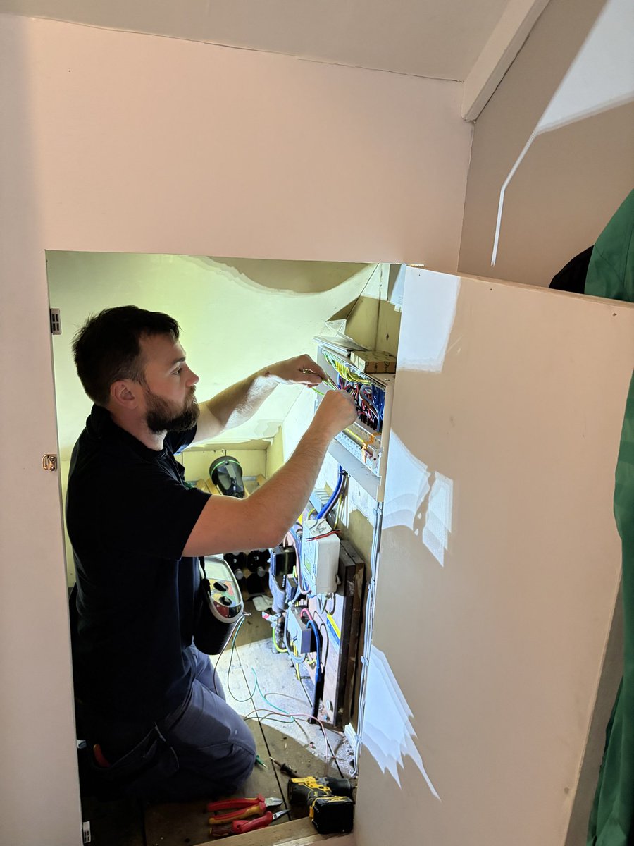 Reliable Electrician tweet media