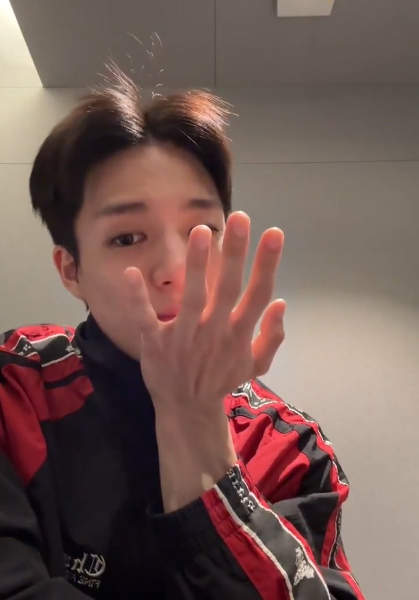 키키 ☁️ tweet media