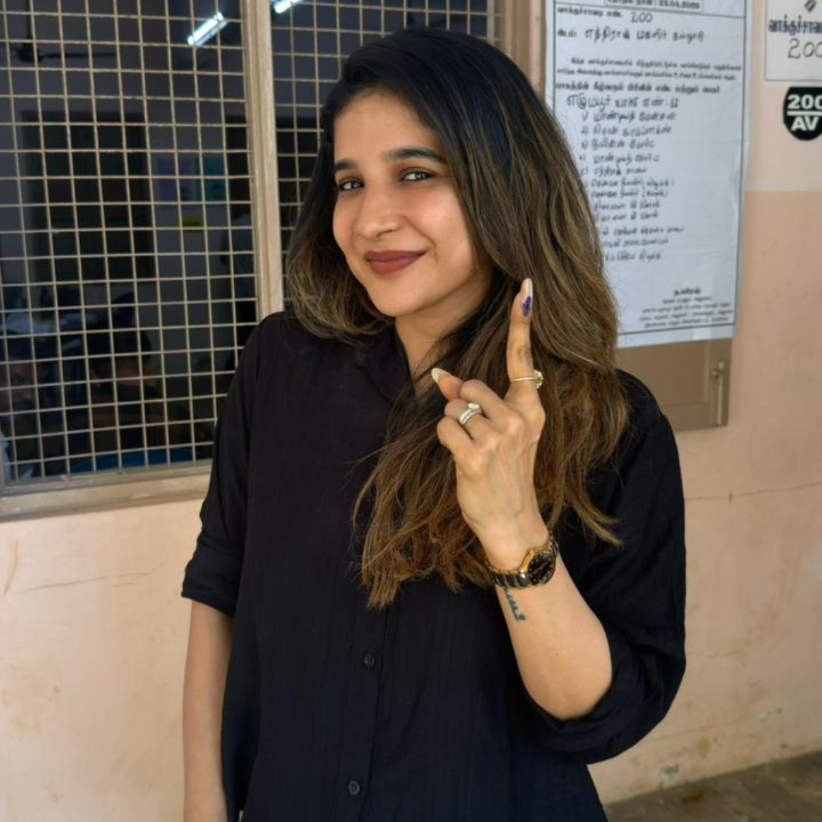 ChennaiTimesTOI's tweet photo. Namma Chennai's #VaruSarathkumar, #Rahman, #RavichandranAshwin & #SakshiAgarwal cast their votes in the Tamil Nadu Assembly Elections 2026.
#TamilNaduElections #TNElections2026 https://t.co/qRVtQyr4lK