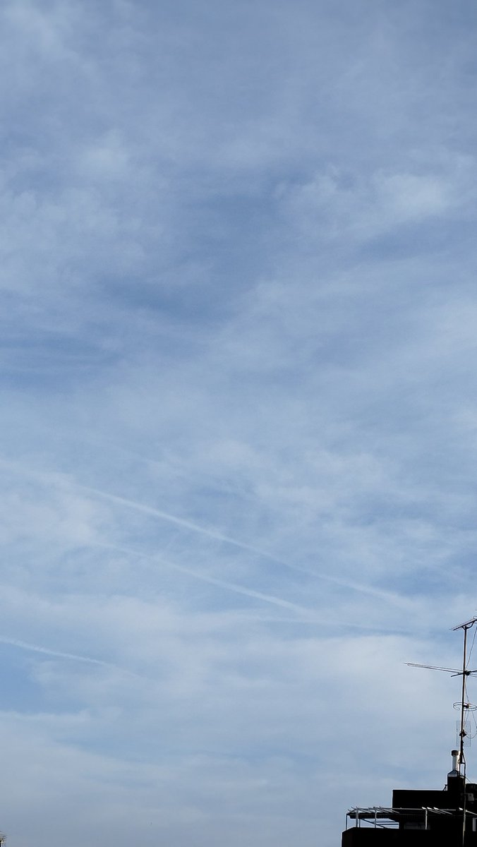 Madrid, le 8:30 del mattino.
Colazione pronta.
#Chemtrails #StratosphericAerosolInjection #SolarGeoengineering  #criminals  #Geoengineering #chemclouds #SATANprogram #terrorists
#sciechimiche #geoingegneria #estelasquímicas #geoingeniería
