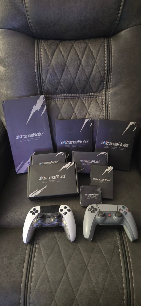 LOCO209's tweet image. HUGE shout out to @ExtremeRate for sending out all these PS5, Dualsense and PS Edge products for me to install, try and review.  

Get your custom on!

Use code Loco209 to save with any ExtremeRate purchase.  
✌️ Peace, ❤️ Love &amp;amp; 🎮 Game on always!
#PS5 #Customized #ExtremeRate