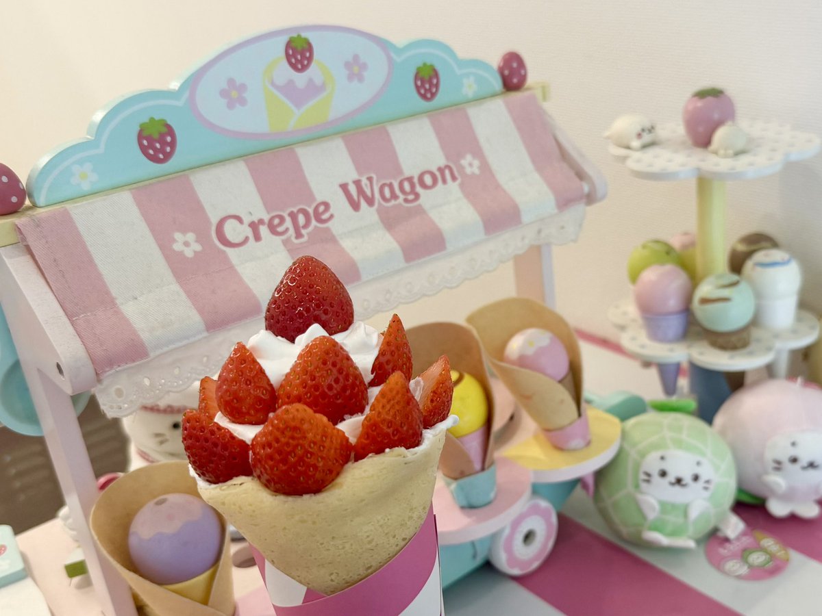 chirocrepes's tweet photo. 明日24日~金土日祝限定でいちごだらけ🍓販売します🍓いちご半パック使用した贅沢なクレープです!数量限定です!
#chirocrepes https://t.co/yi2vamuYAe