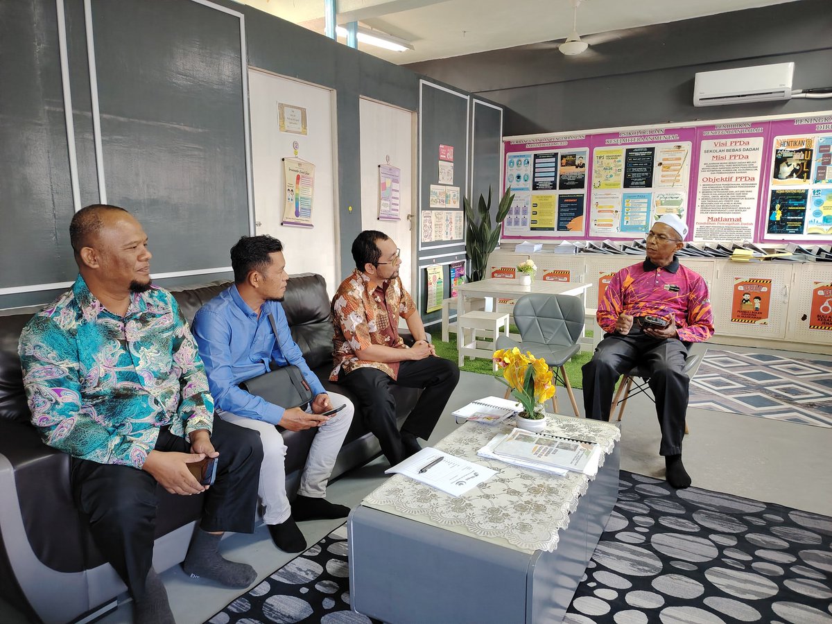 PEJABAT PENERANGAN DAERAH SIK tweet media