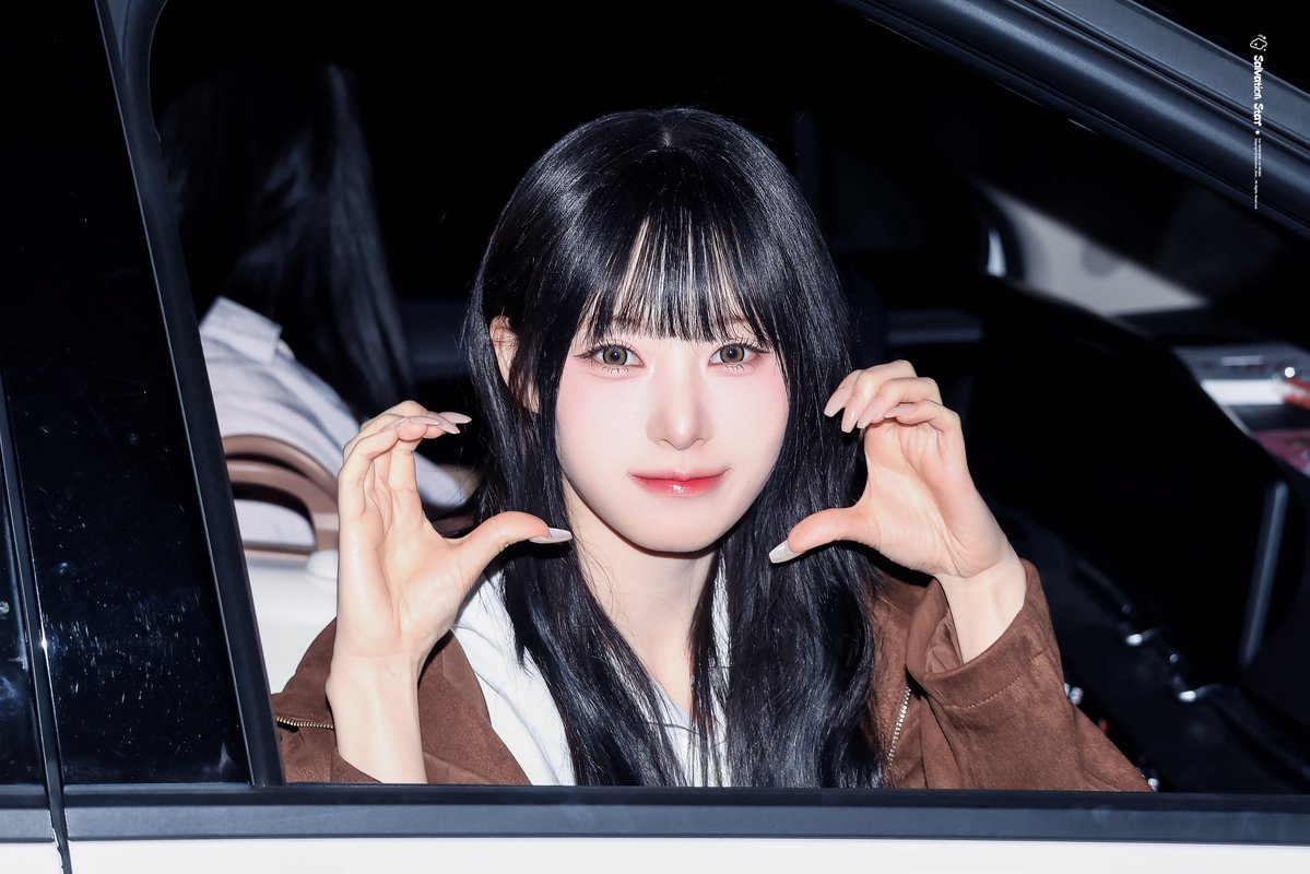 260422  

#리센느 #RESCENE #리브 #LIV