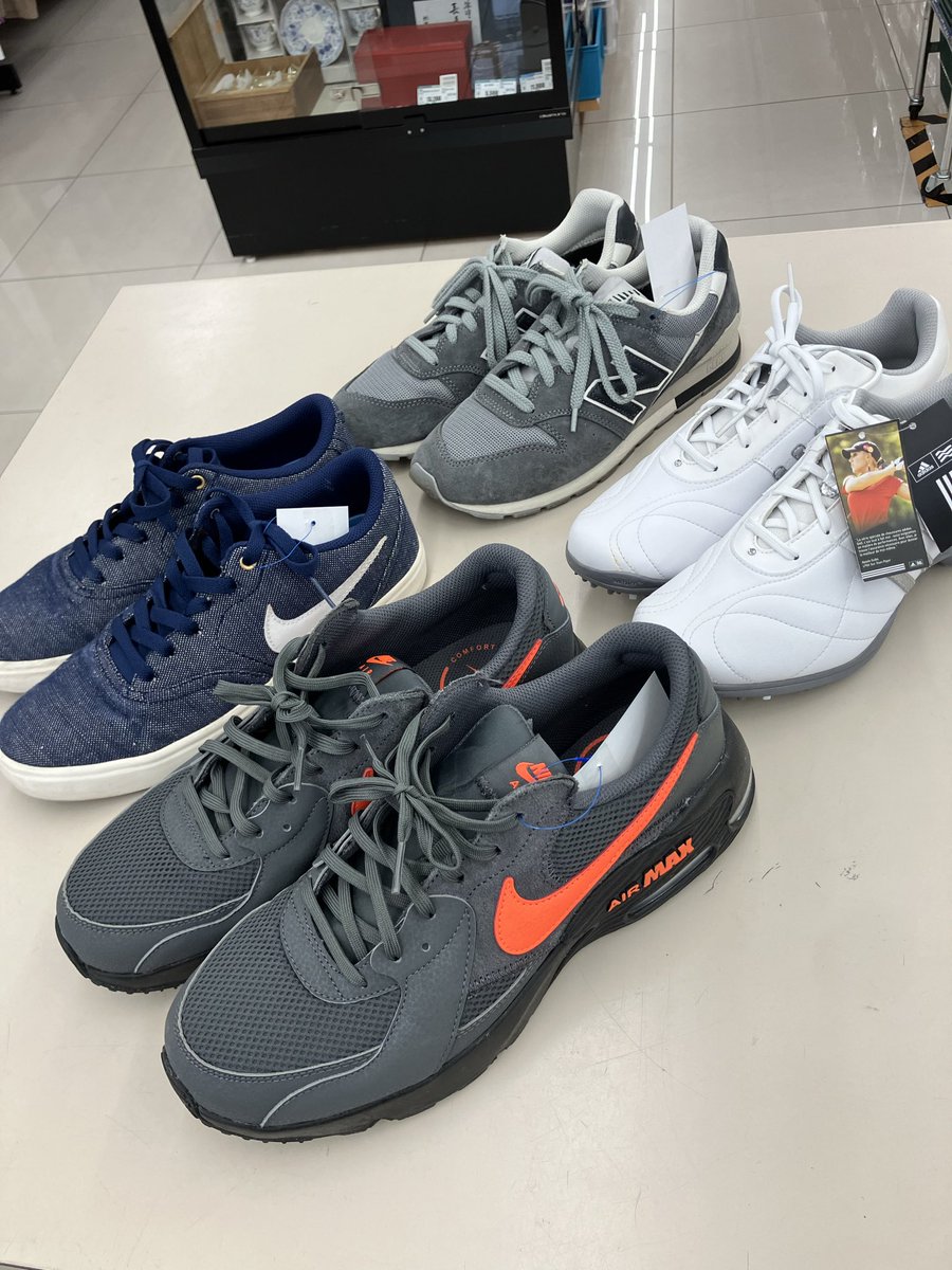 offhouse_befu's tweet image. 本日は靴を売り場にたくさん投入しました🥾✨

#靴
#NIKE
#familiar
#NEWBALANCE
#ハードオフ