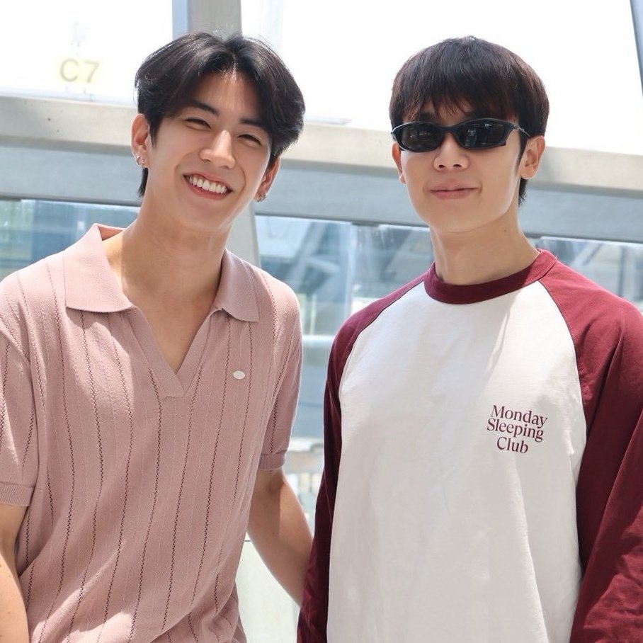 my dads look so happy today 😄
