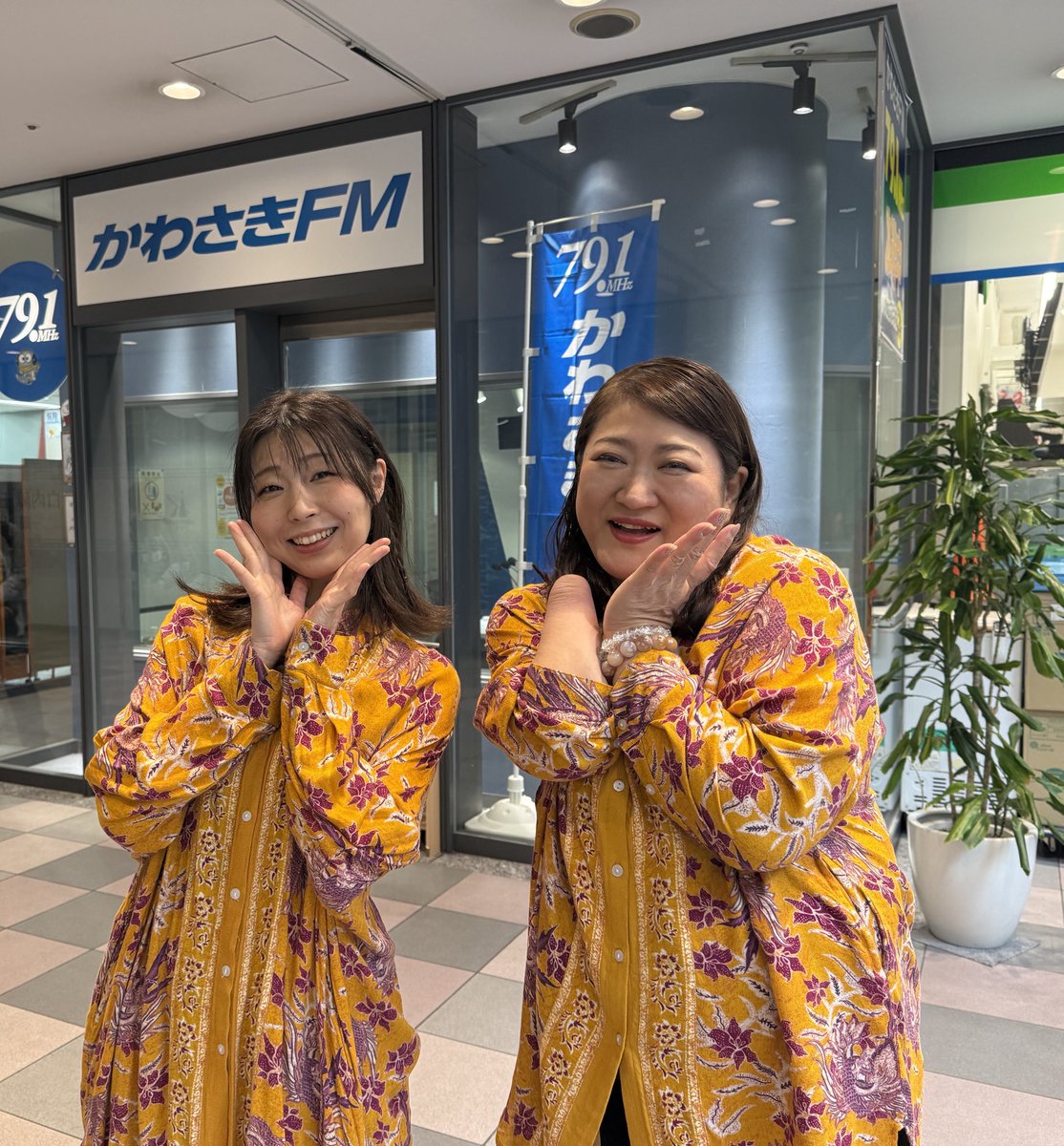 yukkishow's tweet photo. 本日も #かわさきFM 「勝手にスポットライト」ご視聴ありがとうございました✨

今回のテーマは「『少女 』が付く曲名」！
わたしは「時をかける少女」を朗読で、
みゆきさんは「長い髪の少女」Jazzバージョンを生歌でお届けしました✨
予想大当たりが出てうれしかったですね❤️ https://t.co/2E5Uksnq04