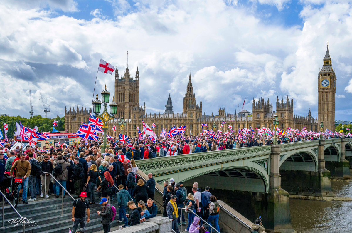 thenowherephoto's tweet image. Happy St George’s day 

The sun is out in Manchester and spending the morning with my mother and also walking the dog 

Can Twitter be nice for a day? 

No this is NOT an ai image 

#stgeorgesday
#stgeorge 
#england