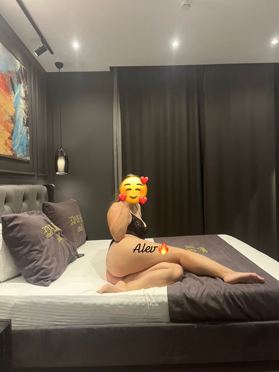 Alev Alkan 💋 tweet media