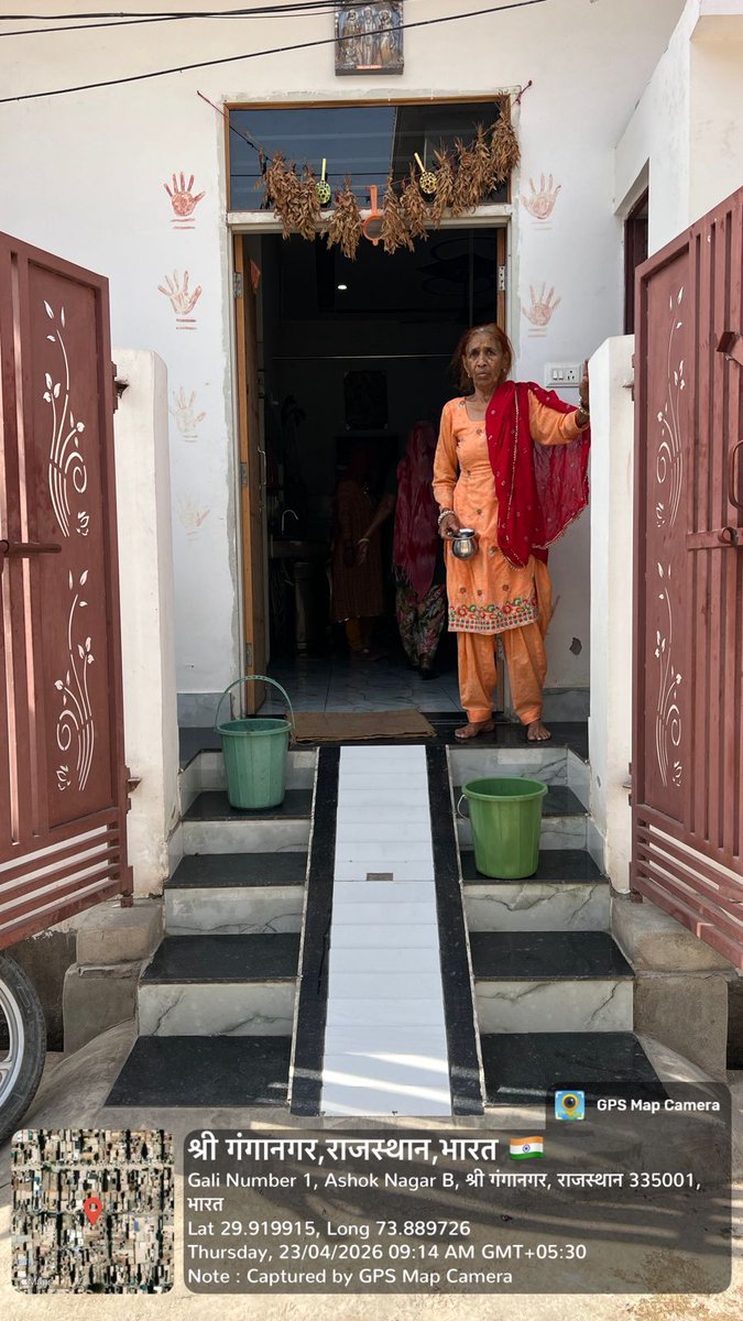 npsgnr335001's tweet image. वार्ड संख्या 57 एवं 58 में स्वच्छता को लेकर विशेष अभियान चलाया गया, जिसमें डोर-टू-डोर कचरा संग्रहण, कचरा पृथक्करण एवं सफाई व्यवस्था का मूल्यांकन किया गया।

♻️ नागरिकों को गीले और सूखे कचरे के लिए हरे व नीले डस्टबिन का उपयोग करने हेतु जागरूक किया गया।#CleanCity #SourceSegregation