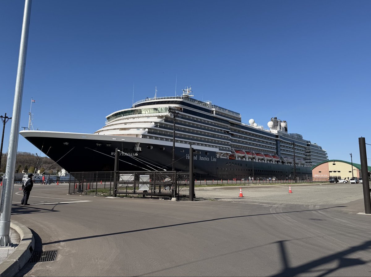 ものま tweet media