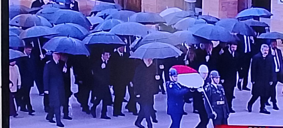 Ülke,yi yok etmek istiyorsan,savaşmaktan ziyade, ekonomiyi çökert savaşmaktan i dir