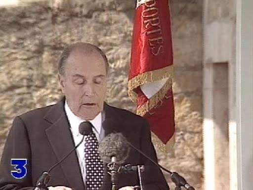 amis_mitterrand's tweet photo. 23 avril 1994
FrançoisMitterrand, entretien au quotidien "Le Progrès" à l'occasion de l'inauguration du musée mémorial d'Izieu :
« Il n'y a pas pire barbarie que le meurtre délibéré de l'enfance ». https://t.co/j7nbWeqb5o