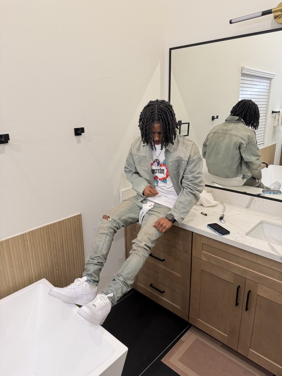 wavygangrell's tweet photo. Legal man💎💎💎#212121 https://t.co/YjbGPDTpMt