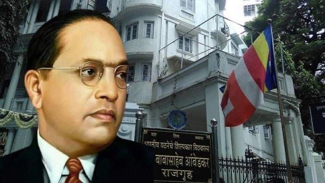 पुस्तकांसाठी घर बांधणारे डॉ. बाबासाहेब आंबेडकर..!

स्वतःच घर बांधणे हे सर्वांचेच स्वप्न असते. पण डॉ. बाबासाहेब आंबेडकर यांनी दादरच्या पूर्व भागातील हिंदू कॉलनीच्या परिससरात पुस्तकांसाठी घर बांधले. हे भारताच्या इतिहासातले पहिले व्यक्ती होते ज्यांनी पुस्तकांसाठी घर बांधले. या