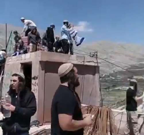 TracTerrorism's tweet photo. ‘Bashan Pioneers’ #Settler Group Occupies Building in #Hader, Quneitra Governorate, #Syria
Read more: https://t.co/GEAsK8fYvW https://t.co/dKIXbrLRs5