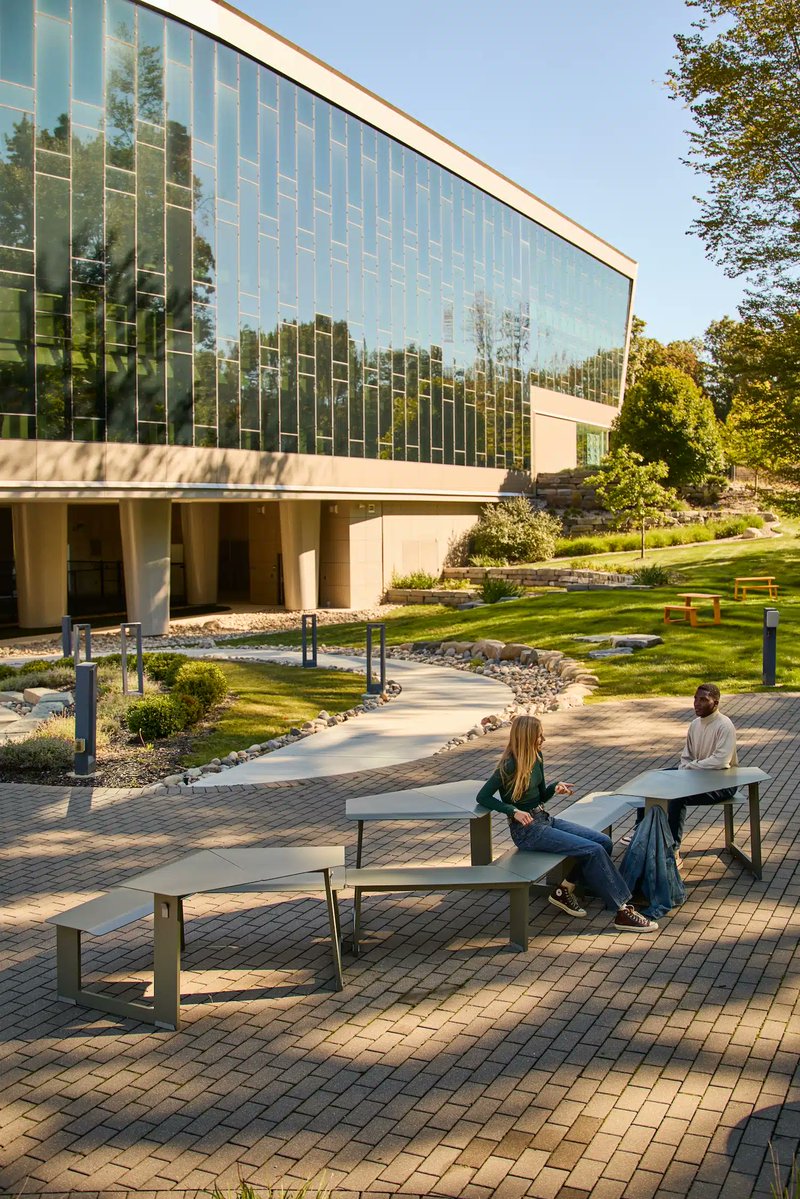 espritdesign's tweet image. Take-Out Wedge par Rodrigo Torres pour Landscape Forms : la géométrie du coin qui crée du lien

blog-espritdesign.com/mobilier/table…

#design #outdoor #EspritDesign