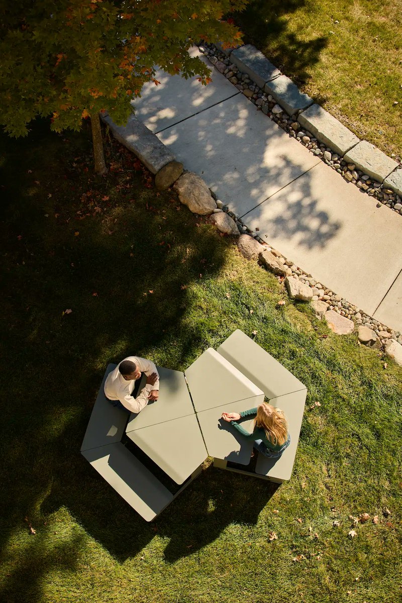 espritdesign's tweet image. Take-Out Wedge par Rodrigo Torres pour Landscape Forms : la géométrie du coin qui crée du lien

blog-espritdesign.com/mobilier/table…

#design #outdoor #EspritDesign