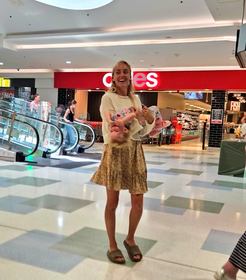 PiQueenMeta's tweet image. Good Morning! ☀️☕️

Happy Thirsty Thursday, stay hydrated everyone! 

What's up? 😂