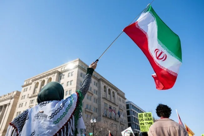 When both sides declare total victory... even though it's a ceasefire 🏆🏆

April 8: The US and Iran agree to a two-week ceasefire.
April 11: Trump in the Islamabad talks: "No matter what happens, we will win. We have completely defeated that country."
The same week: Iran's