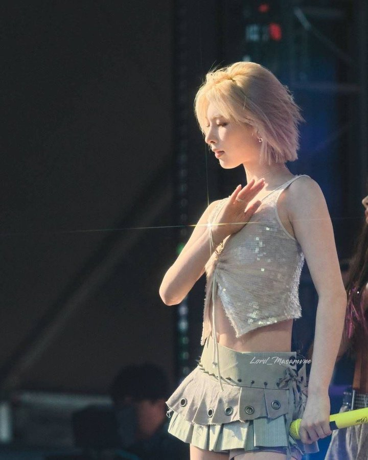 jjubae_ing's tweet photo. 아무래도 태양이 사랑한 여자는
사진 찍히는거 조차 다르다 보고느껴 https://t.co/geskw5sden