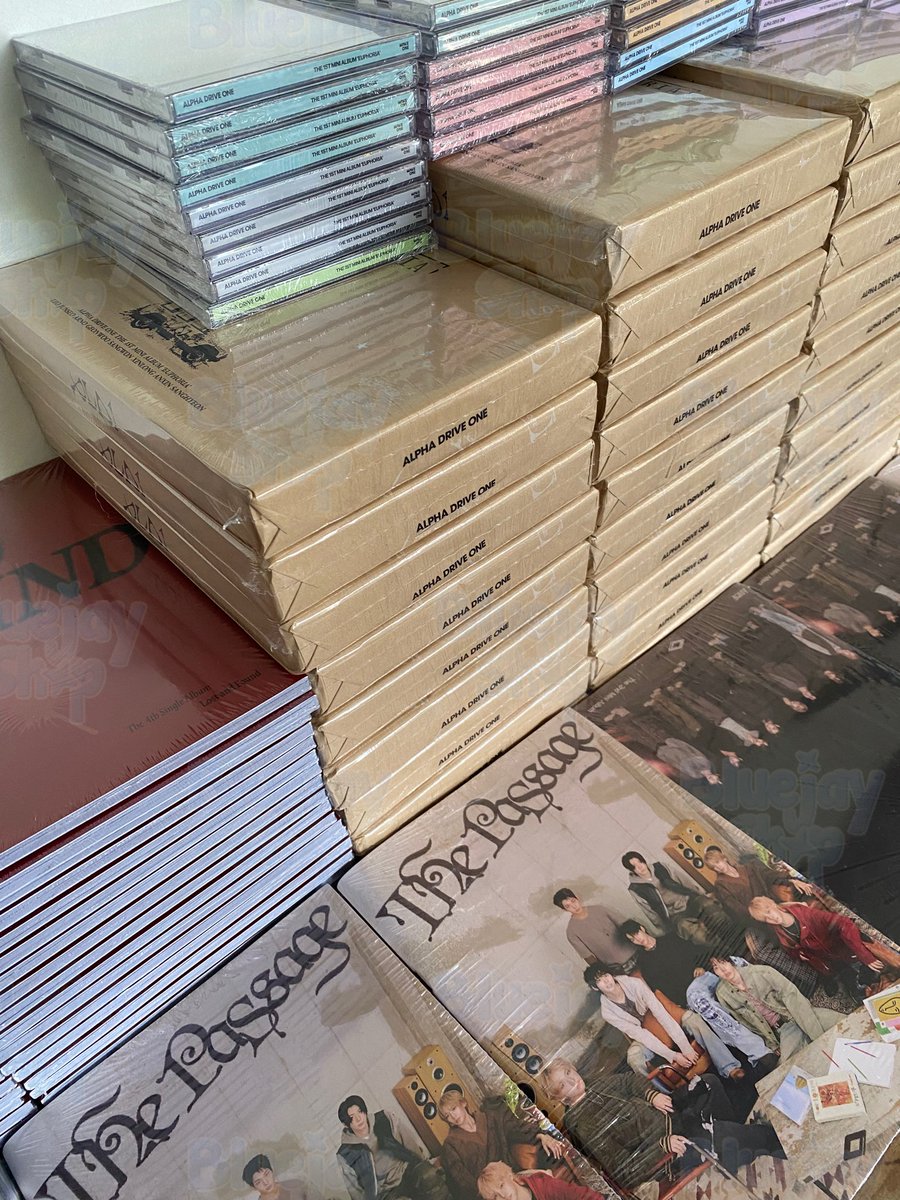 bluejayshop's tweet image. #Bluejayshop_GA 
SURPRISE SEALED ALBUM GIVEAWAY! 🥳

- follow us 🔔
- like and retweet
- reply

will draw on april 30 🏃🏻‍♀️