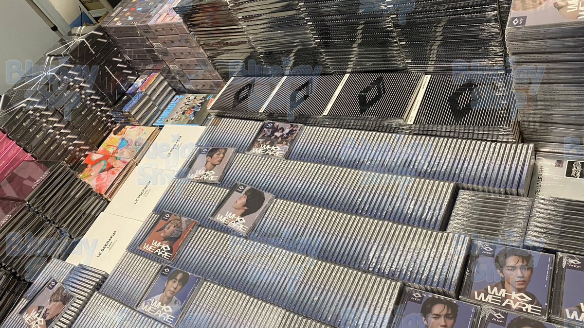 bluejayshop's tweet image. #Bluejayshop_GA 
SURPRISE SEALED ALBUM GIVEAWAY! 🥳

- follow us 🔔
- like and retweet
- reply

will draw on april 30 🏃🏻‍♀️