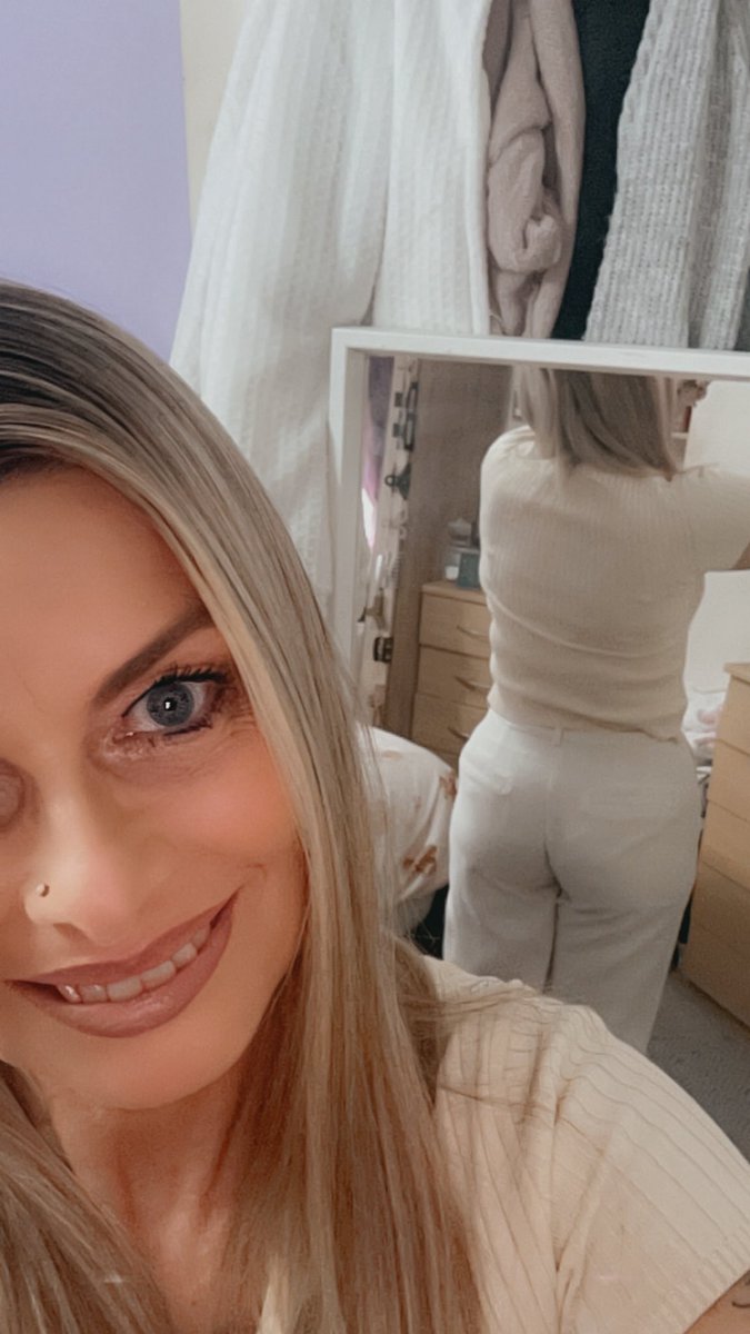 Wendj1972's tweet image. Good morning you lovely lot, another day closer to the weekend.  Hope your Thursday is a good one filled with lots of love and laughter.    Kindness is free, sprinkle that stuff everywhere 🥰❤️🥰