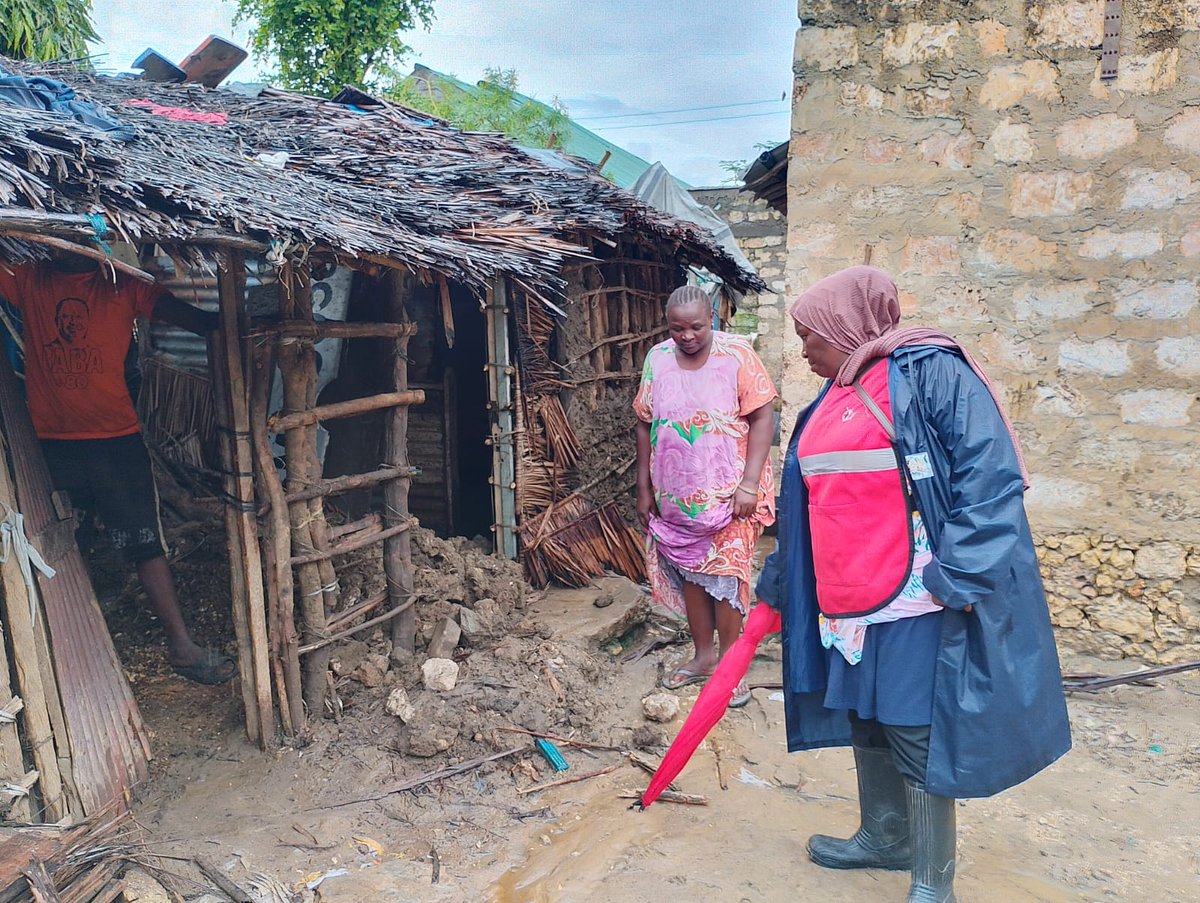 krcs_mombasa's tweet image. 1/2
On the ground, in the rain, for the community. The Kenya Red Cross Society – Mombasa teams are actively deployed across all sub-counties, conducting rapid assessments and supporting affected communities during the ongoing rains.
#KRCSMombasa #OnTheGround #EmergencyResponse