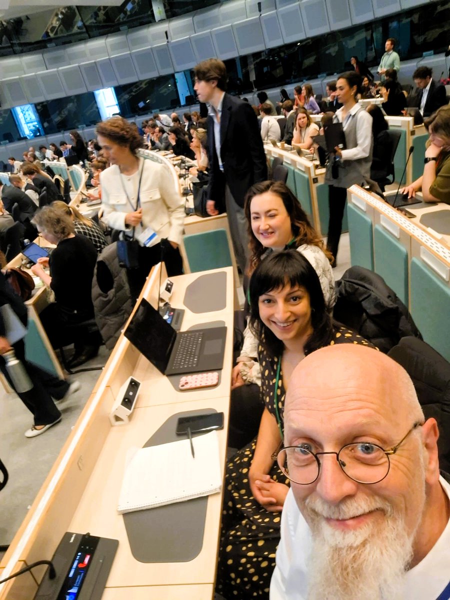 returnewaste's tweet image. 🌍 The problem is real. The interest is real. And so is RETURN.

At the CE Conference, the DEScycle team couldn't stop the conversations - feedstock providers, metals users, finance. Everyone is looking for a solution.

E-waste is Europe's most wasted resource.

#RETURN