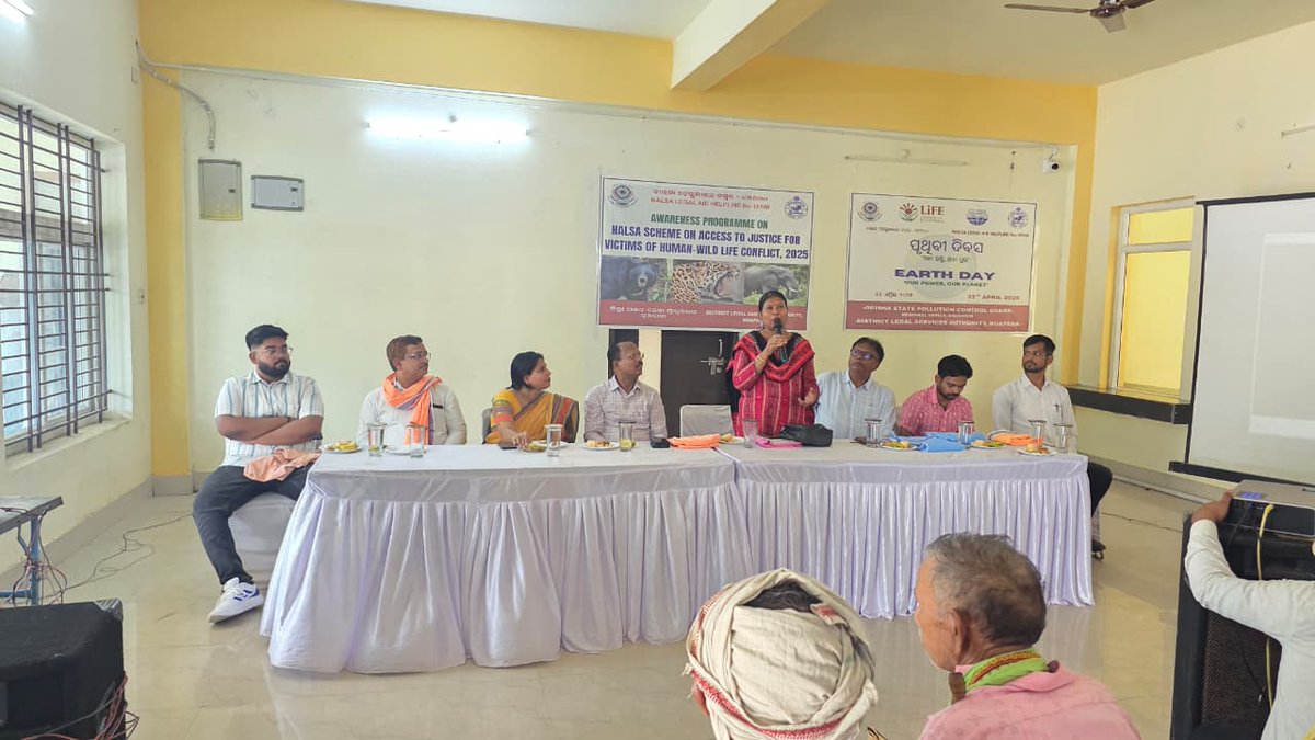 DlsaNuapada's tweet photo. #EarthDay observed with @DM_Nuapada @ospcb123 RO, Balangir, @nuapadanac @tpwodl awareness on ecological balance &amp; power conservation  #ପୃଥିବୀଦିବସ ଓ ନାଲସା ଦ୍ଵାରା  ପ୍ରଚଳିତ ମନୁଷ୍ୟ-ହିଂସ୍ରଜନ୍ତୁ ସଂଘର୍ଷ ରେ ପୀଡ଼ିତଙ୍କୁ ଆଇନ ସହାୟତା ଯୋଜନା, ୨୦୨୫ ସମ୍ବନ୍ଧୀୟ ସଚେତନତା ଶିବିର ଅନୁଷ୍ଠିତ https://t.co/yLLPmelIwy