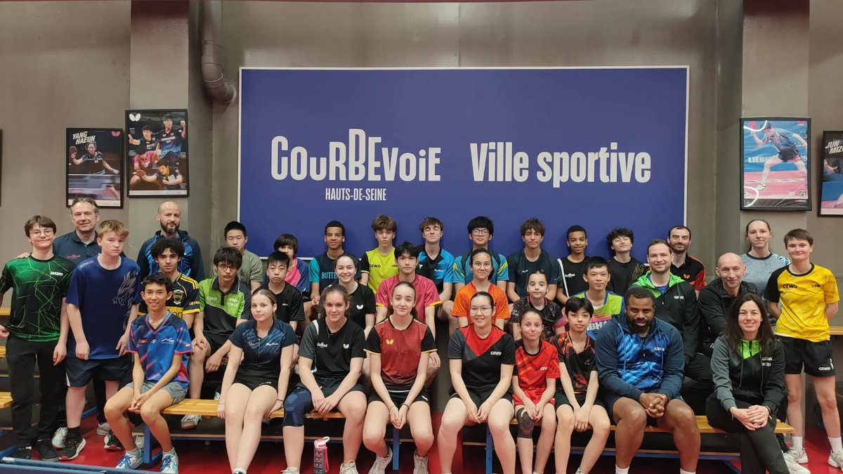 FFTTIDF's tweet photo. Le pôle espoirs d'Île-de-France en stage à Courbevoie cette semaine avec le club de Courbevoie et le comité départemental des Hauts-de-Seine. https://t.co/Quv1ouvgc1