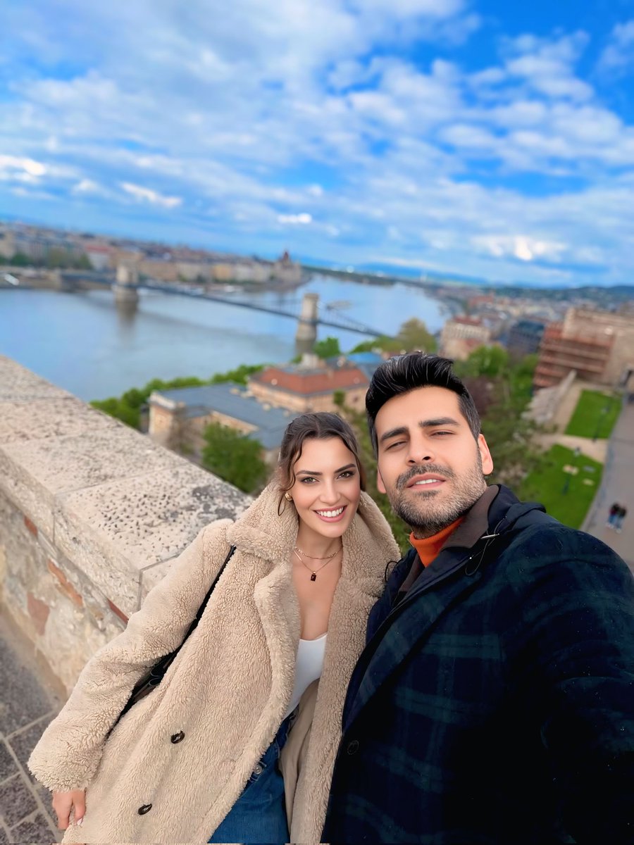 Günaydın 🌹 

#ErkanMeriç
#YağmurÖztürk