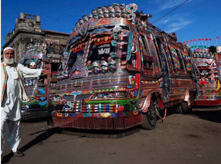 Sindh government orders crackdown on public transport vehicles without valid route permits or fitness certificates, aiming to improve road safety and enforce transport regulations across the province.
#Sindh #Transport #RoadSafety #Pakistan #TrafficRules #BreakingNews