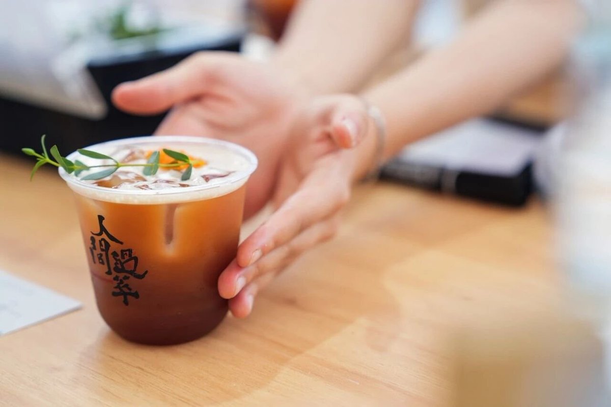 thisisGBA's tweet image. ☕️ Dongguan’s first seaside coffee festival is here!​
Join the Binhaiwan Bay Lawn Coffee Festival from May 1‑4 — specialty coffees, ocean views, live music, and a sunset‑side market. Sip, listen, relax. 🌅

#Coffee #Dongguan #Seaside #CoffeeLovers #Music #Holiday #Guangdong