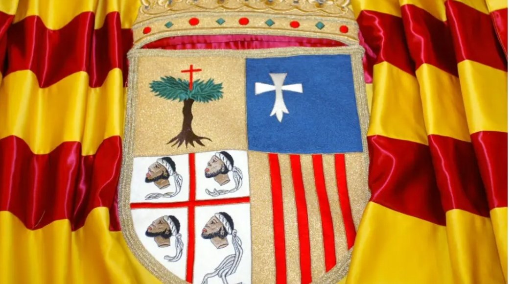 ¡Feliz diya d'a nazion aragonesa a totz!

Seguimos luitando y treballando ta adubir l'Aragón que queremos. Luen d'o centralismo y exichindo a lo Estau espanyol o que nos corresponde y merexemos.

¡Entalto Aragón llibre y soberano!!