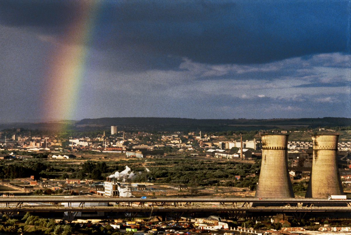 Pott_Shrigley_'s tweet image. Rainbow over Tinsley, 1987
#Sheffield