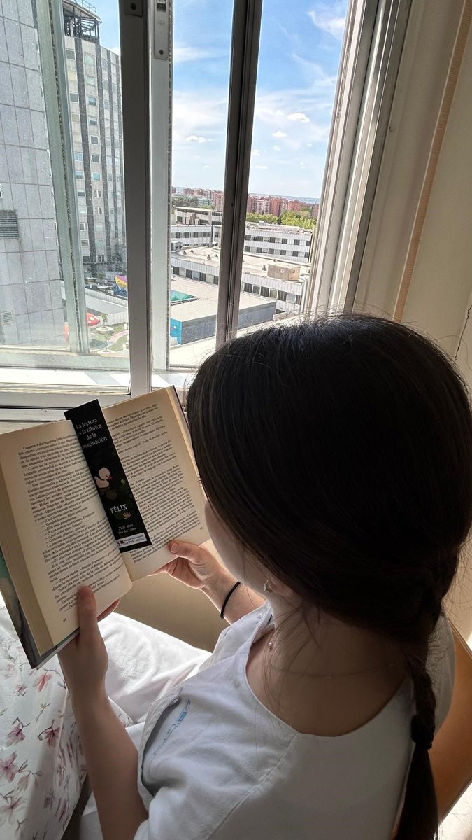 HospiLaPaz's tweet photo. 📚 El Servicio de Nefrología del #HospiLaPaz celebra el #DiadelLibro con un intercambio de lecturas. 

✅ Bajo el lema Viaja con cada página, la unidad se ha transformado en una Biblioteca Compartida, para fomentar la lectura entre los pacientes. 

#SomosLaPaz https://t.co/rgbX4S6XTJ