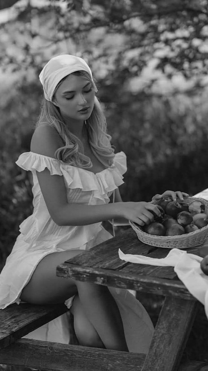 The ability to see the beauty in each dawn is food that gives us energy for the whole day.