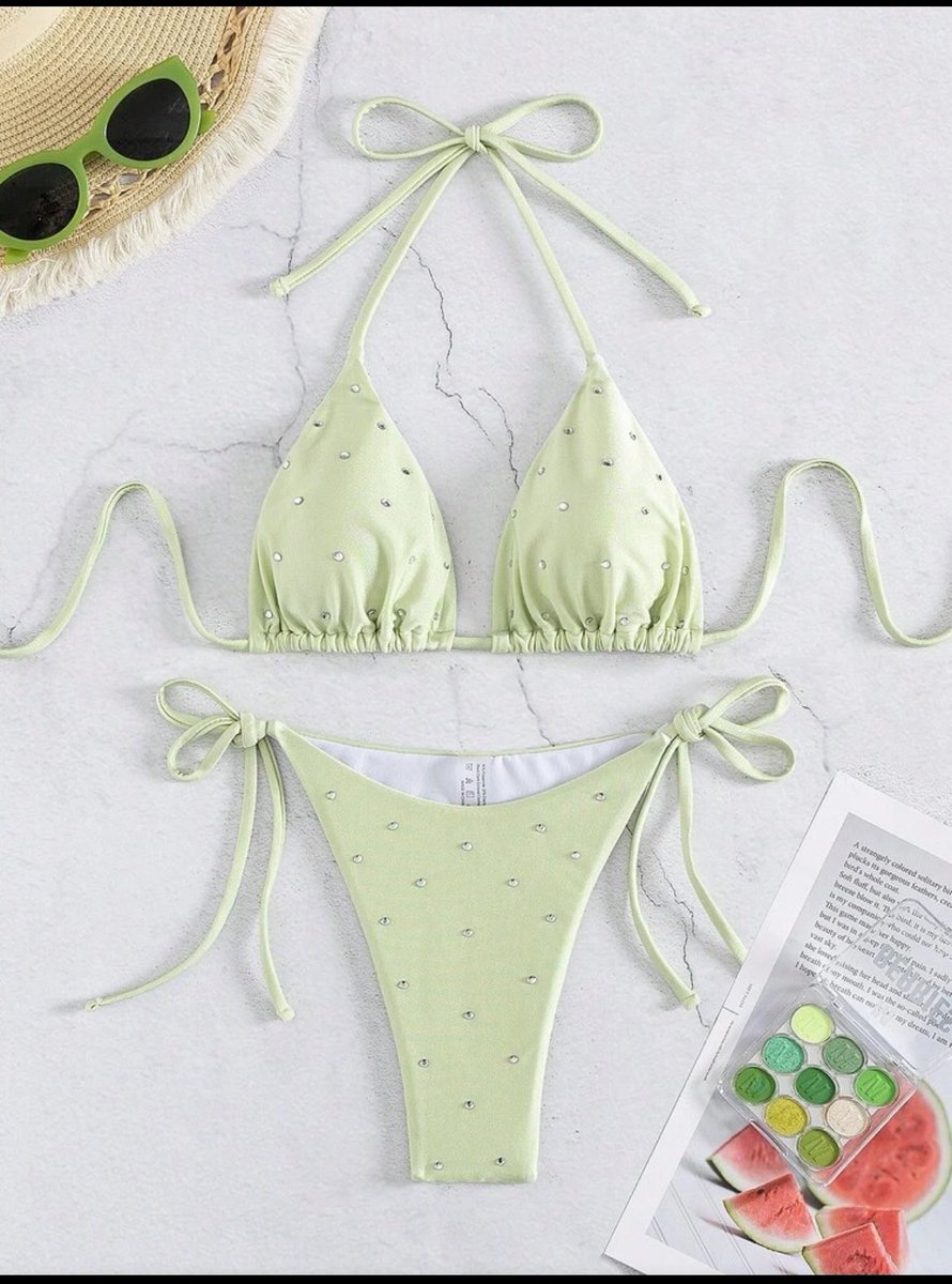 banoffeepii's tweet photo. Bikini สีเขียว size s ไม่เคยใส่เลย 130฿ ส่งฟรีงับ https://t.co/XCtResT7mM