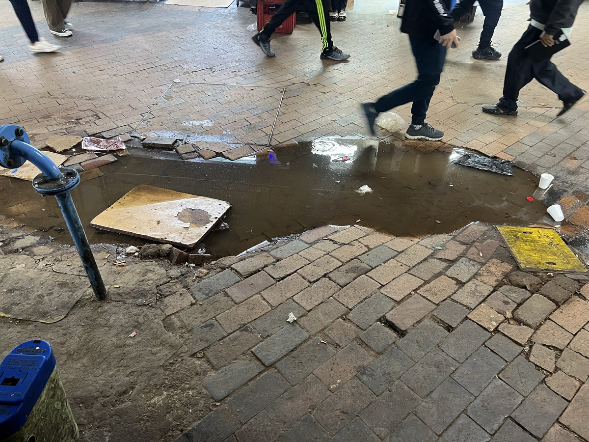 CannellClinton's tweet photo. @JHBWater please assist with leak meter at 5 King George Street, Johannesburg https://t.co/9pKfzH3mJa
